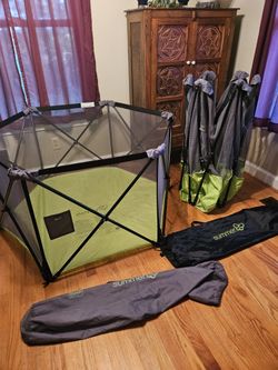 Sumner Pop Up Indoor/ Outdoor Playard With Travel Bag- 1 Left