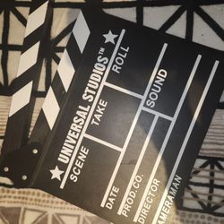 universal studios movie clap board