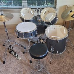 Pearl Roadshow Drum Set & chair