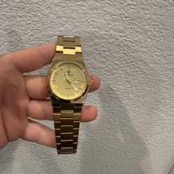 Men’s Gold Watch 