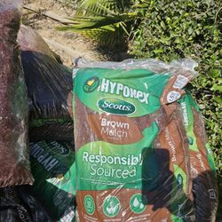 40 Bags Scotts Mulch