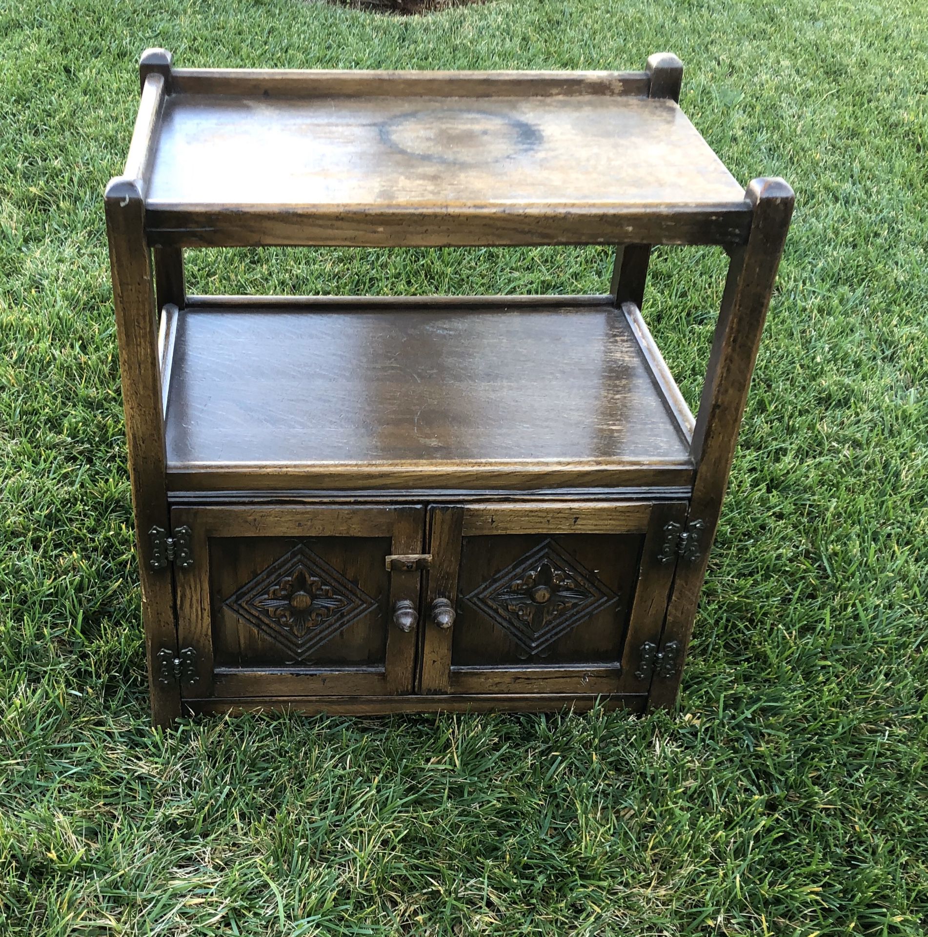 Vintage? Antique? Solid wood side, and, corner, accent or dead side table