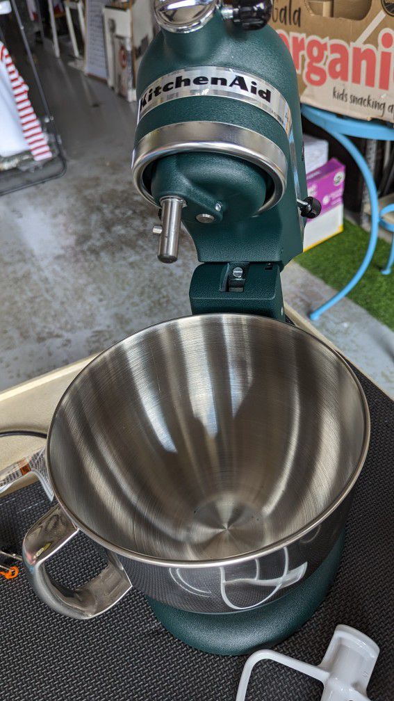 Kitchen Aid Stand Mixer for Sale in Reno, NV - OfferUp