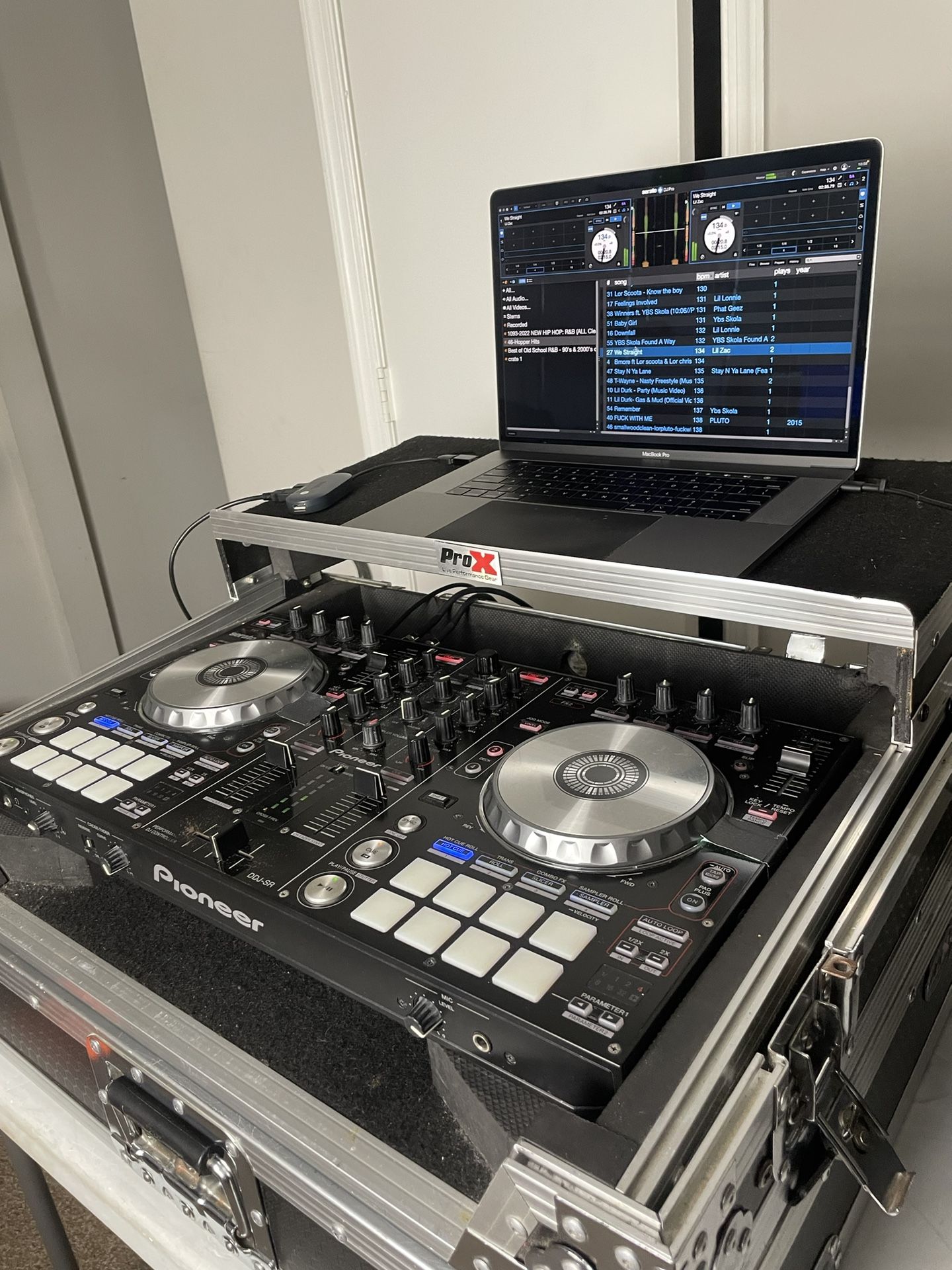 Dj Equipment, Pioneer SR, HP Z-book Laptop