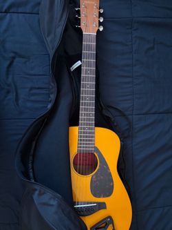 Yamaha Mini Acoustic Guitar