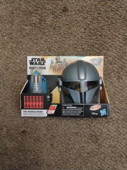 Star Wars The Mandalorian Mask& Gauntlet Blaster