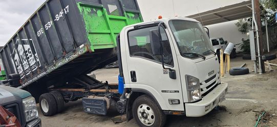 2018 isuzu domp truck