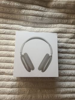 Apple AirPod Maxes Brand New