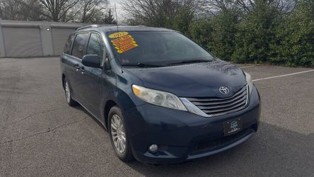 2012 Toyota Sienna