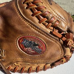 Nokona Fastpitch Catcher’s Glove