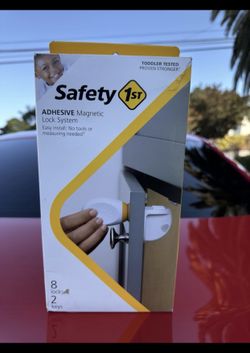Safety 1st Adhesive Magnetic Lock System, 8 Locks And 2 Keys 