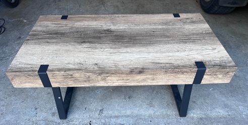 $50 😎 Mesa de Centro Moderna – Excelente Estado