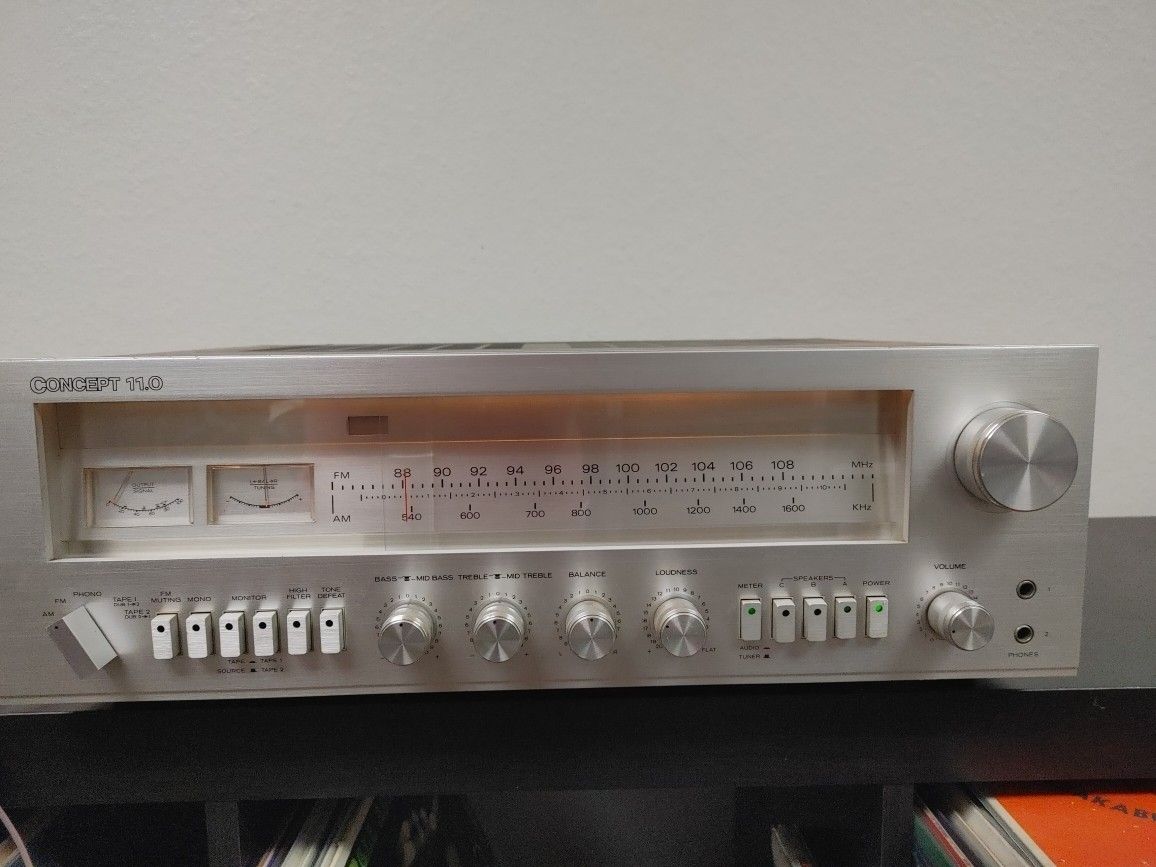 CONCEPT 11.0 Vintage AM/FM Stereo Receiver - Monster Receiver 110W /ch.