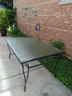 Aluminum Outdoor Patio Dining Table With Tempered Glass Top