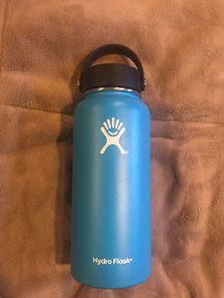 32oz light blue Hydro Flask almost mint condition for Sale in Denver, CO -  OfferUp