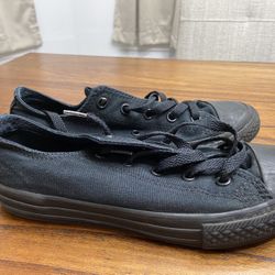 Black Converse, 2 Youth