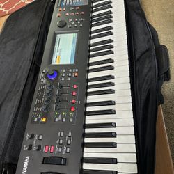 Yamaha MODX6 