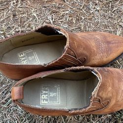 Ladies Fry Boots Size 8 
