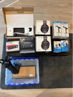 Podcast equipment COMPLETE for 3 hosts