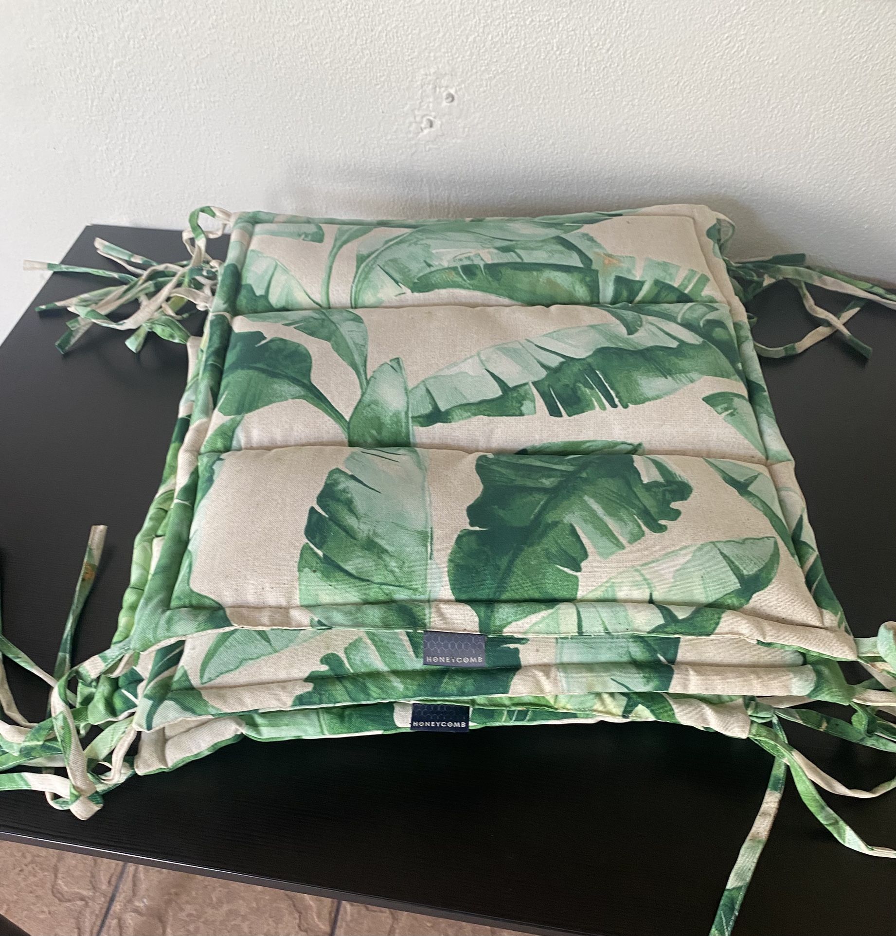 Palm Leaves White Square Chair Pads (4)