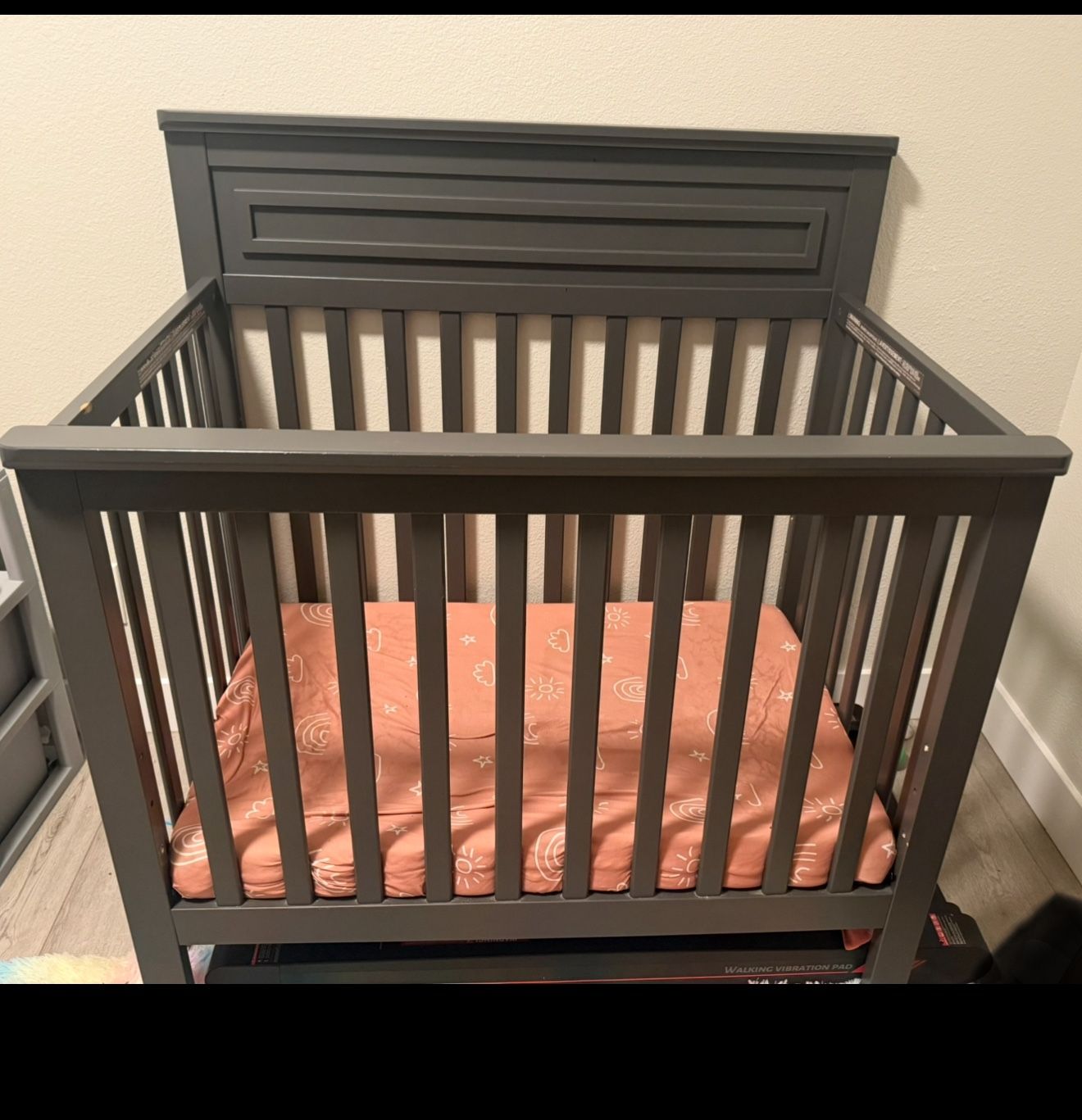 DaVinci Autumn Convertible Mini Crib