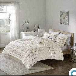 White & Gold Comforter Blanket 