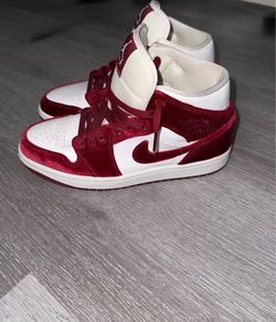Air Jordan 1 $70