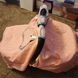 Snugride 30 Infant Car Seat/Carrier