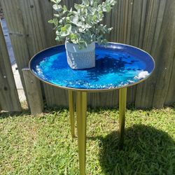 Pier  One Small Side Table 18 Tall 15 Diameter Eooxy 