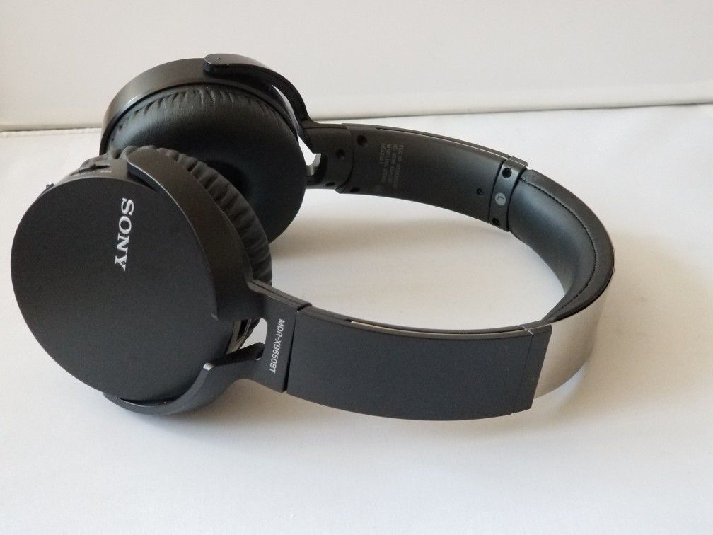Sony bluetooth headphones great condition