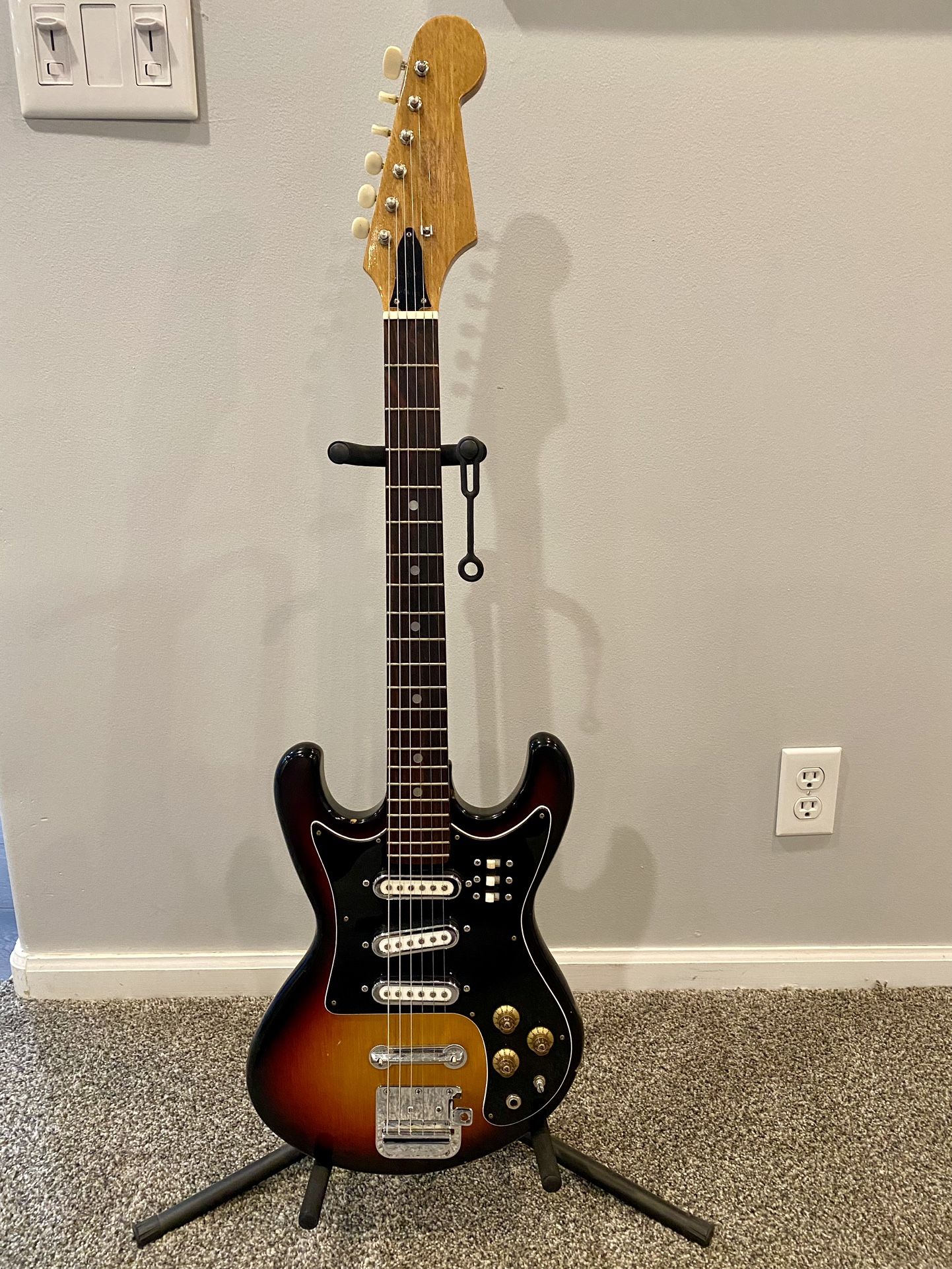 1960’s Teisco  413-3T - 3 Pickup Guitar 