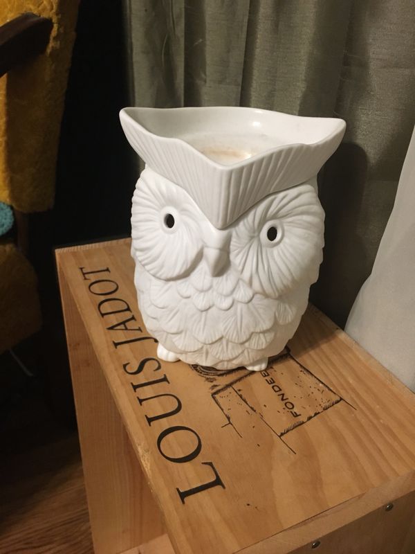 White Ceramic Owl By Scentsy For In Travelers Rest Sc Offerup White Ceramic Owl By Scentsy