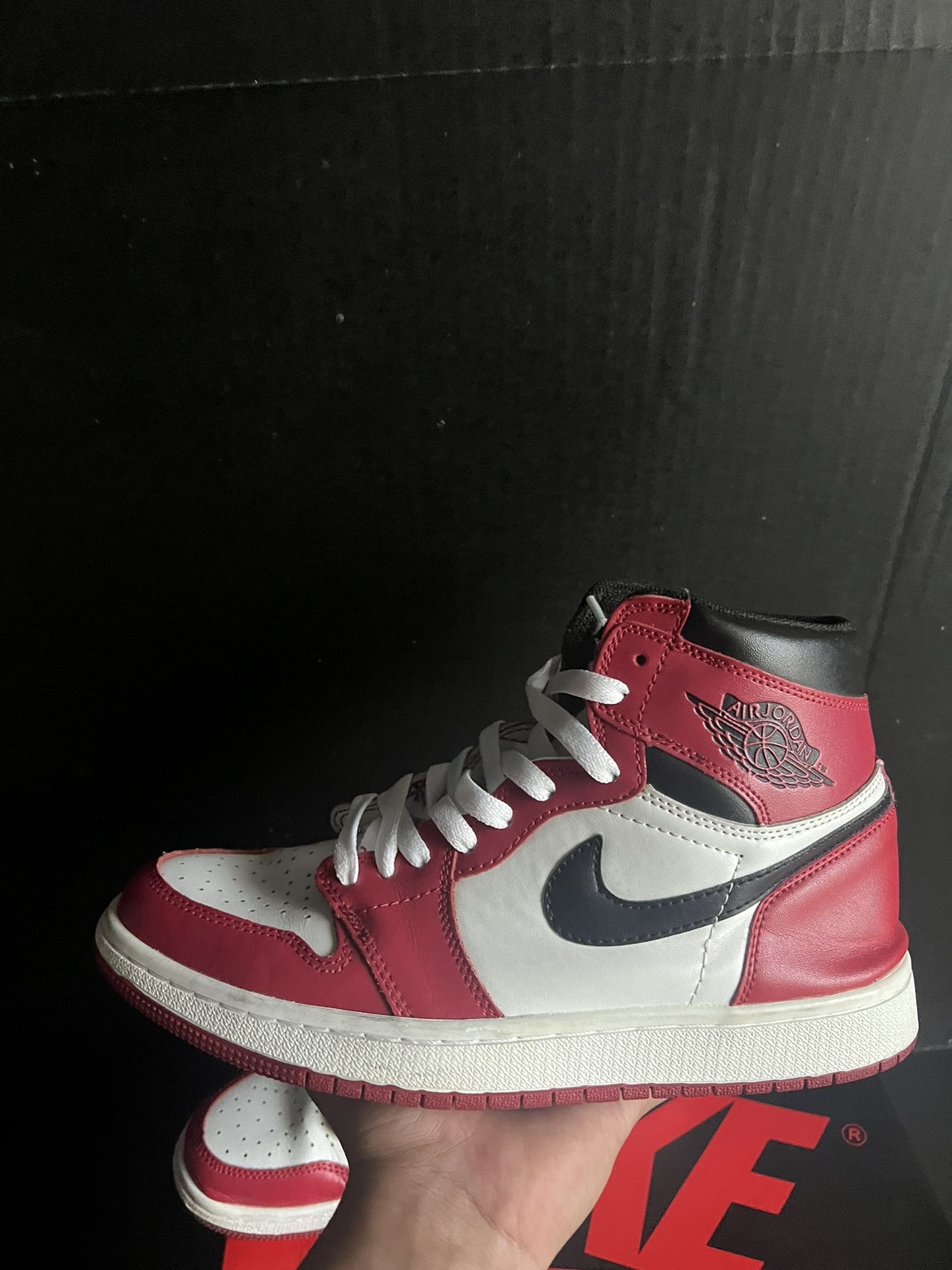 Jordan 1 Mid “Chicago Toe” Size 8