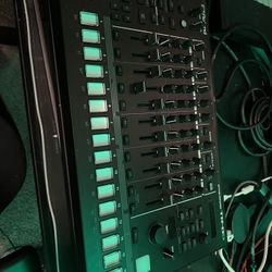 Studio MIDI Controllers & Synths TR-8S AKAI APC64 Korg Novation Launchkey 49 MK3 MIDI  