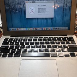 Apple MacBook Air 11” Laptop 2011