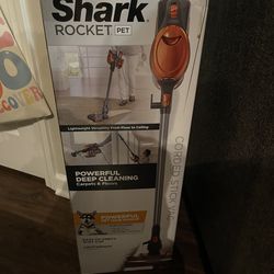 Shark rocket pet vacuum