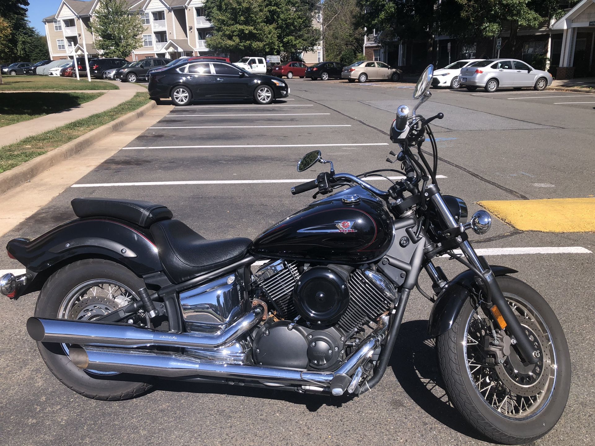 Yamaha vstar 1100 motorcycle