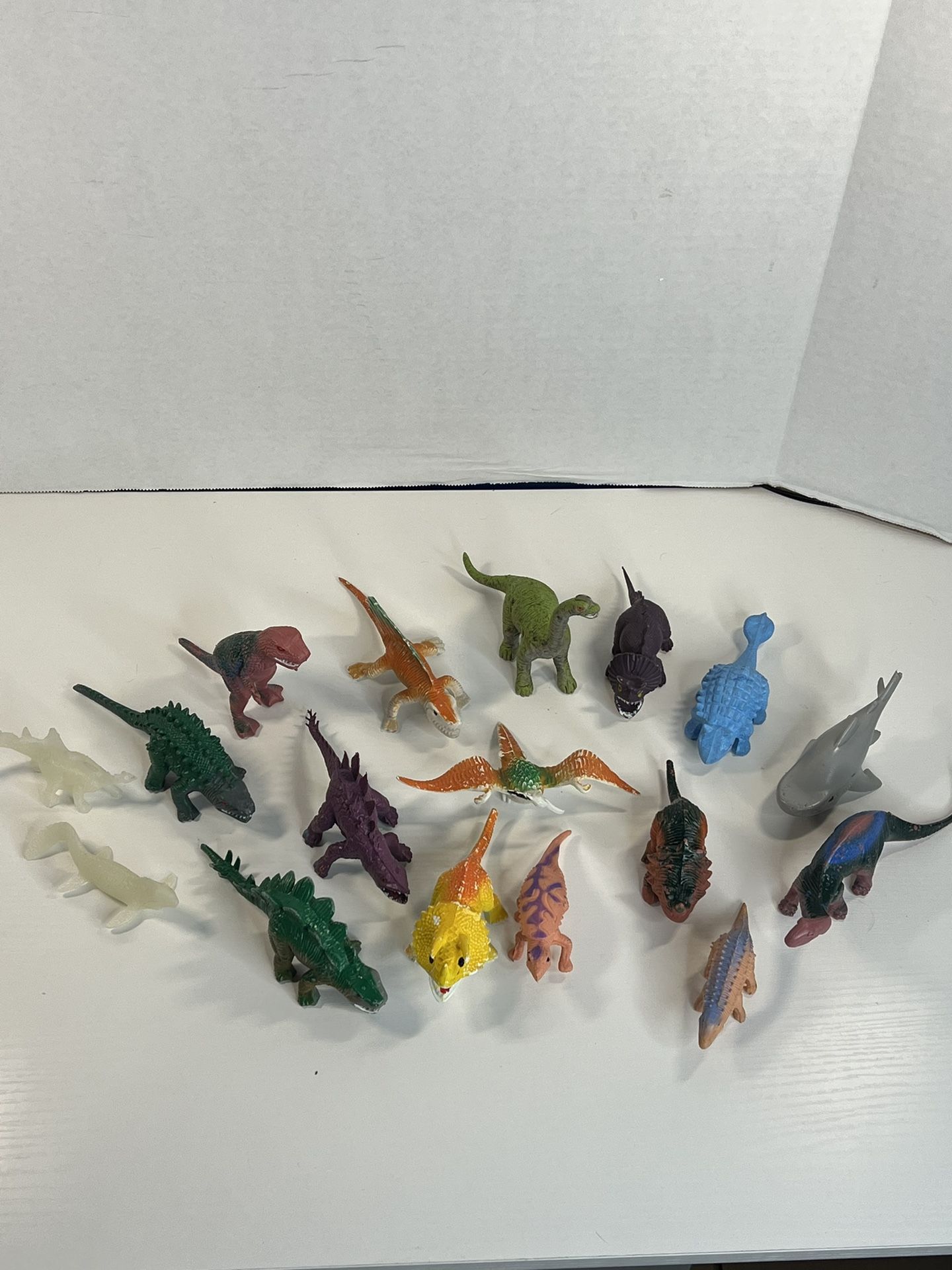 Vintage Small Dinosaur Plastic Figure Bundle