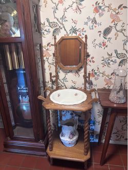 Antique wash bin