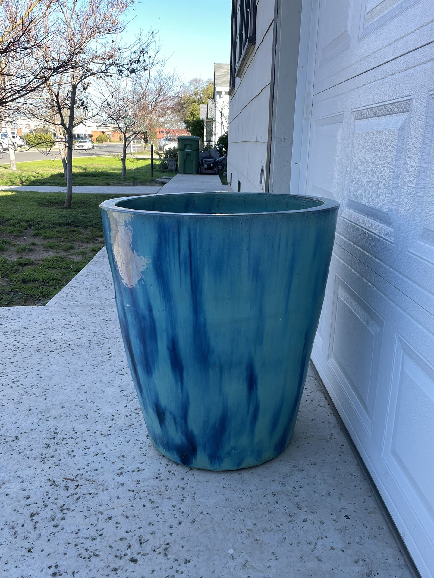 HUGE Pot 2ft3” W X 2ft 6” Tall