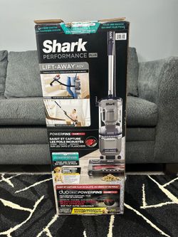 Shark Performance Plus Lift-Away ADV Vacuum