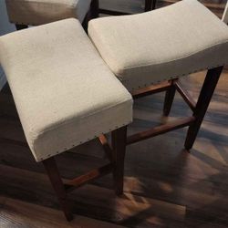 4 BAR STOOLS