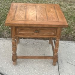 Drexel Heritage Single Drawer Side Table or Nightstand Solid Wood Beautiful  Used in good condition with some nUsed in good condition with some cosmet