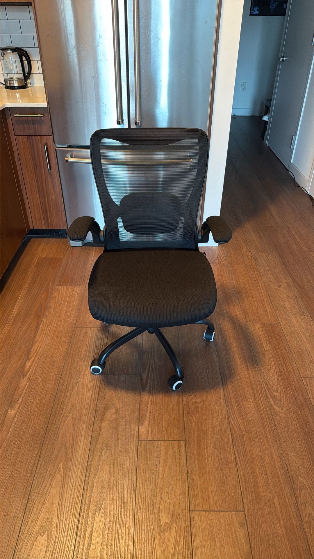 ✨ Ergonomic Office Chair – Mesh Back, Lumbar Support, Flip-Up Arms (Like New!)