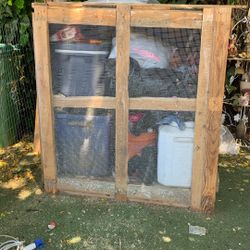 Bird  Cage In Good Condition 