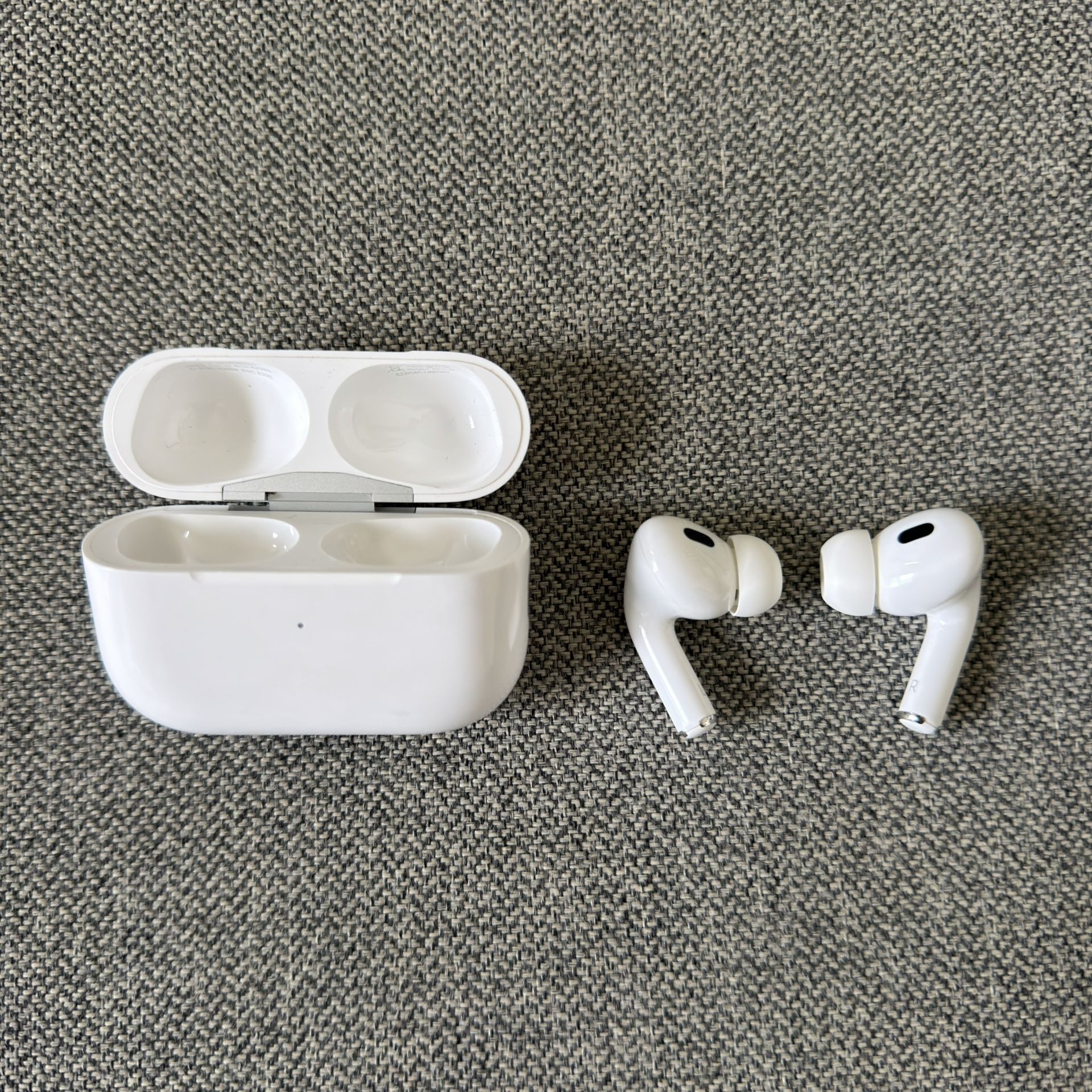 Apple AirPods Pro 2 – Lightly Used