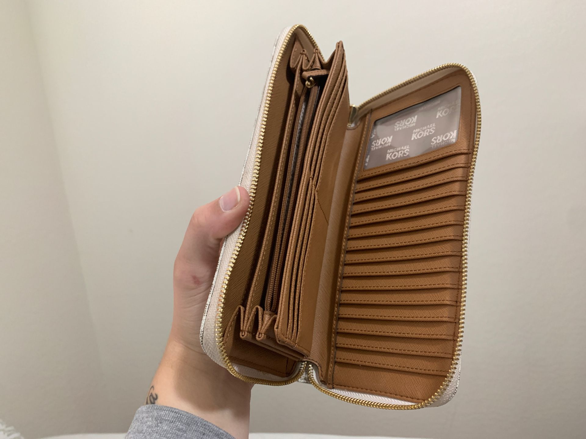 Michael kors extra large wallet discount