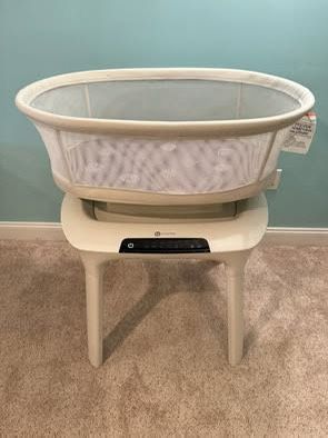 4MOMS MamaRoo Sleep Bassinet - Barely Used and in Excellent Condition!