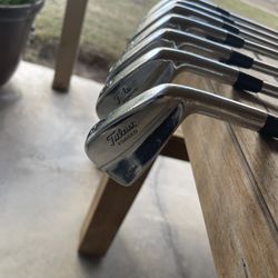 Titleist Classics 690MB 4-PW 