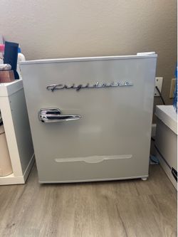Frigidaire mini fridge